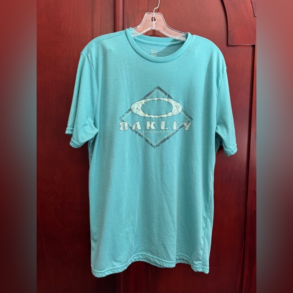 Oakley Above & Below Tee distressed logo graphic moisture-wicking mint green Lge